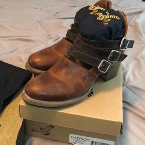 Freebirds by Steven Size 10 Dawson